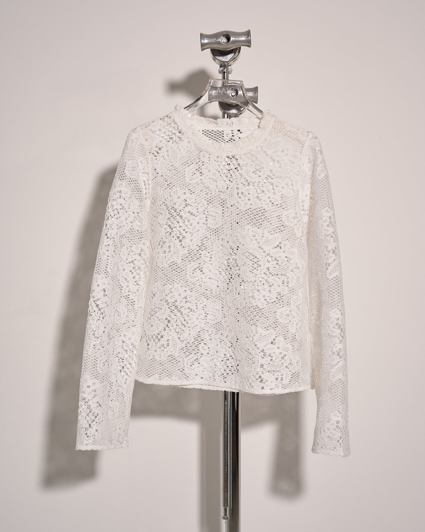 aalis TENZ ruching detail lace LS top (White)