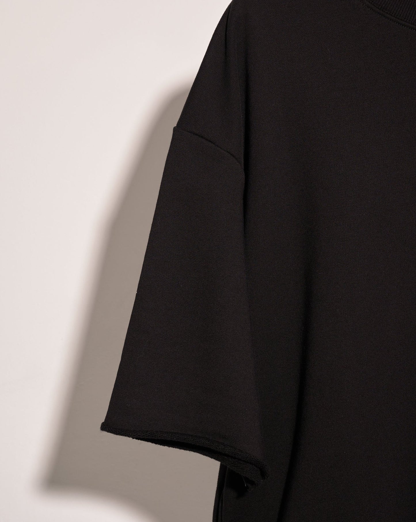aalis DOR graphic raw edge sweater (Black)
