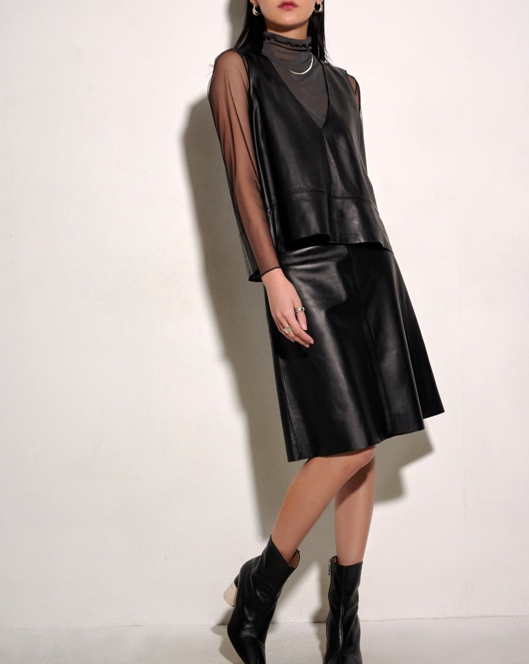 aalis VALENCIA A line leather skirt (Black)