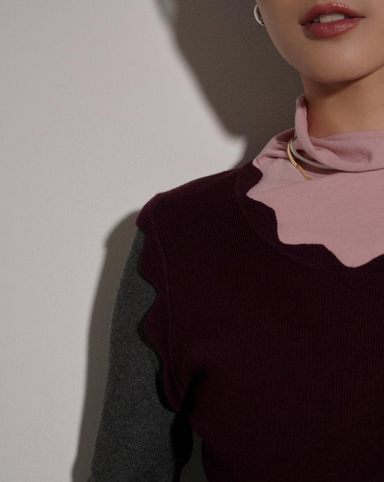 aalis GITTA wavey neckline two toned knit top (Burgundy Charcoal)
