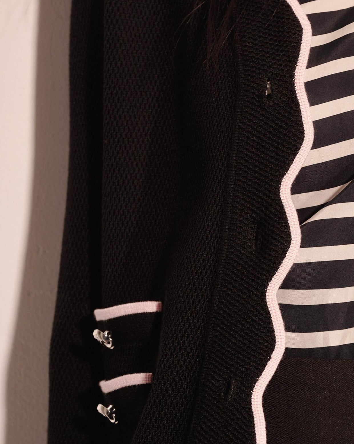 aalis MAG scallop edge color blocking cardigan (Black pink)