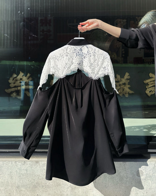 aalis REESE LACE cape panel on shoulder oversized shirt (Black)