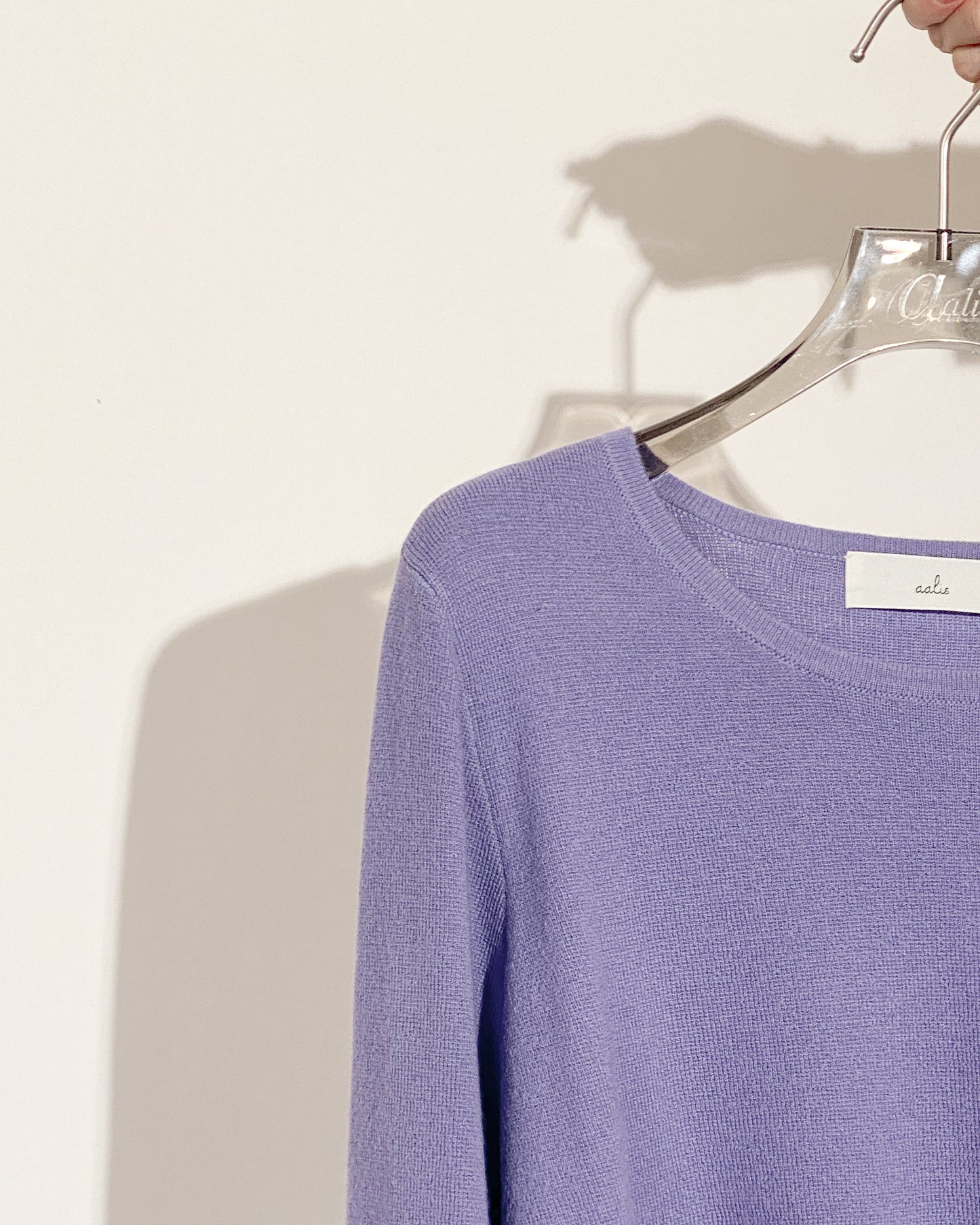 aalis DORIKA color blocking hem button details sweater (Lilac navy)