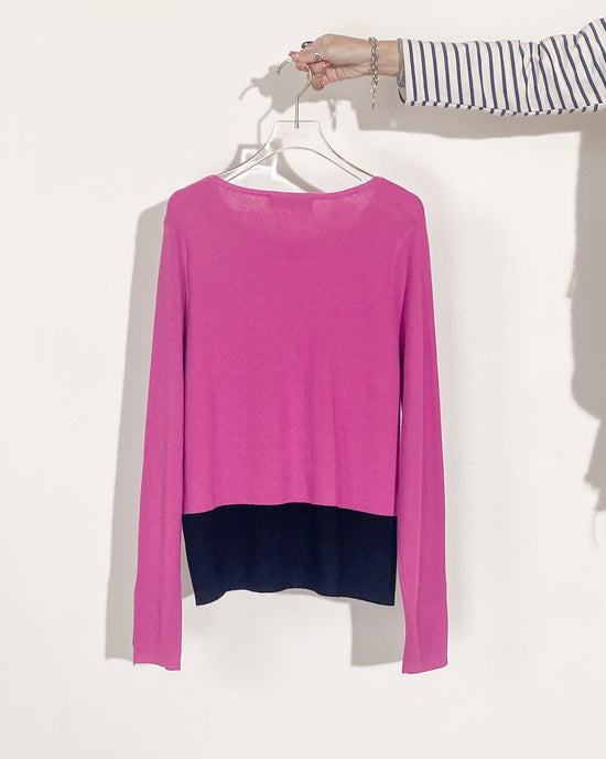 aalis DORIKA color blocking hem button details sweater (Fuchsia black)