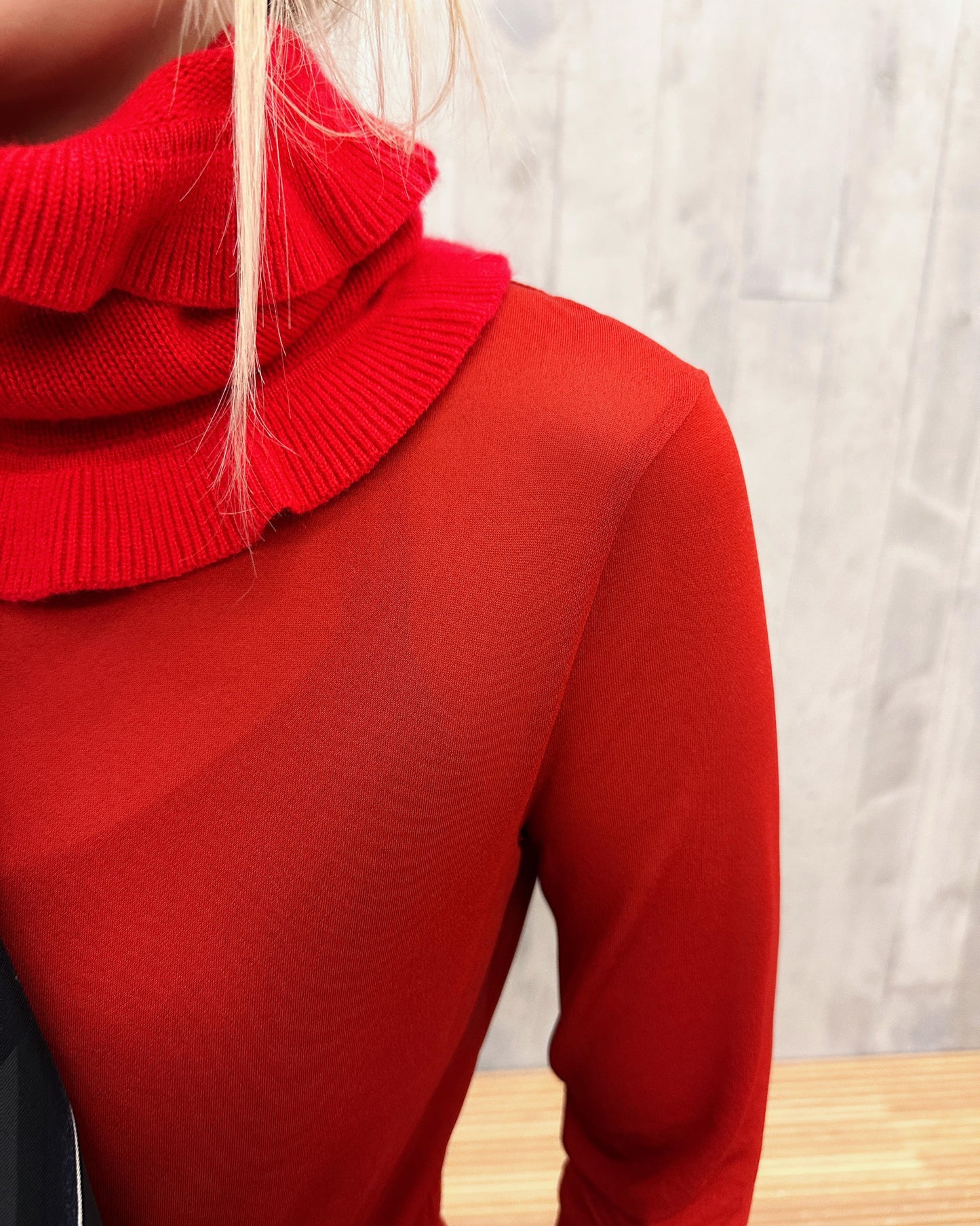 aalis MILEY FW24 cashmere neck warmer (Red)