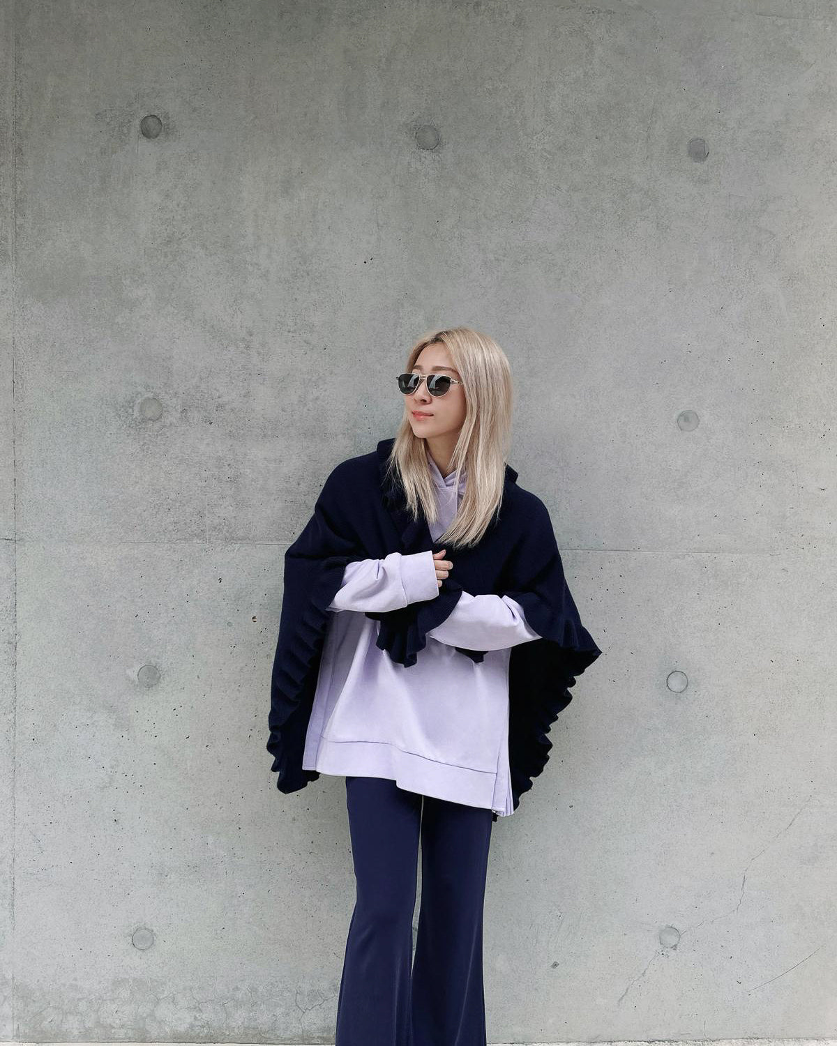 aalis LUCIE FW25 cashmere scarf (Dark blue)