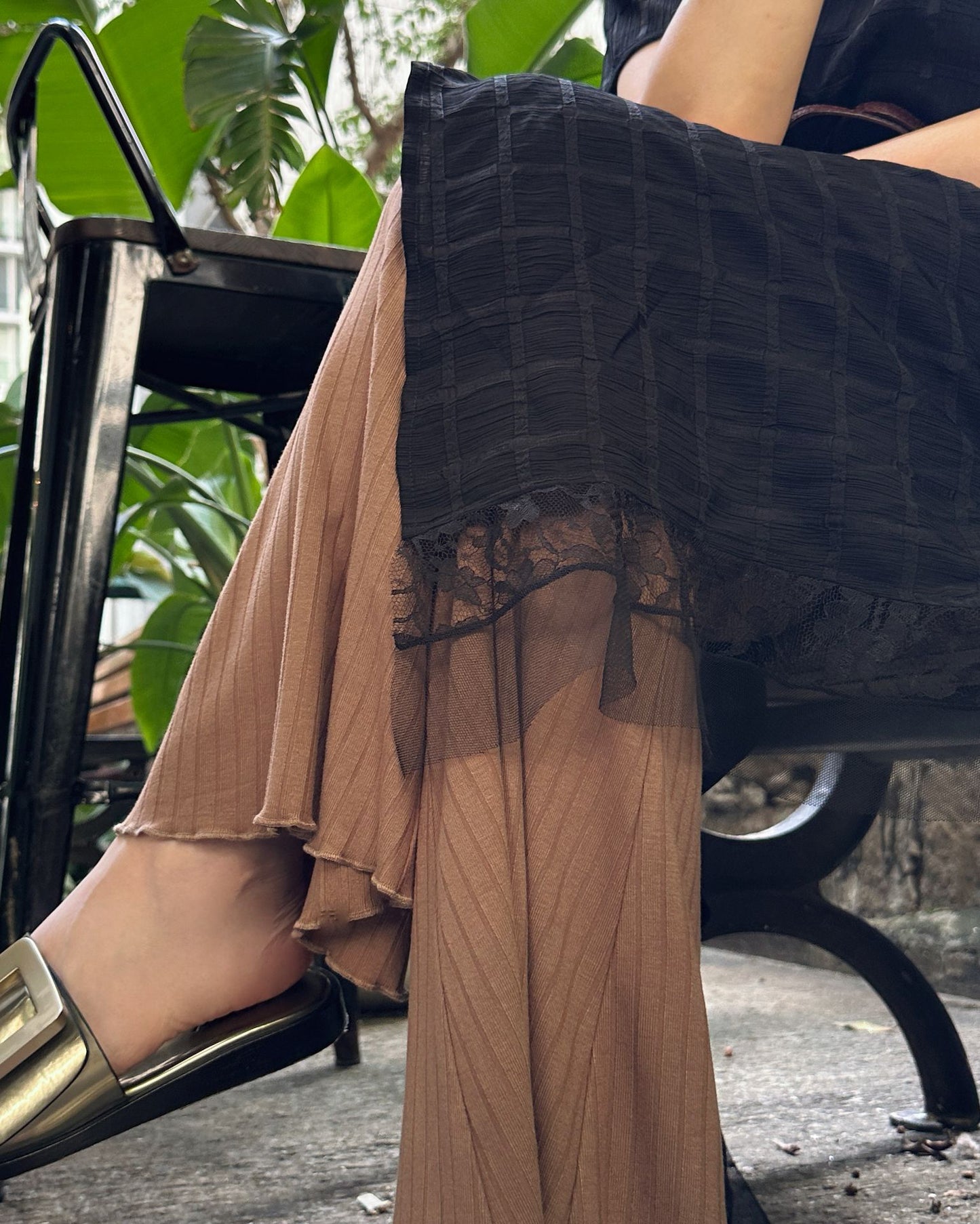 aalis DENIA SS25 ruffle hem pants (Camel)