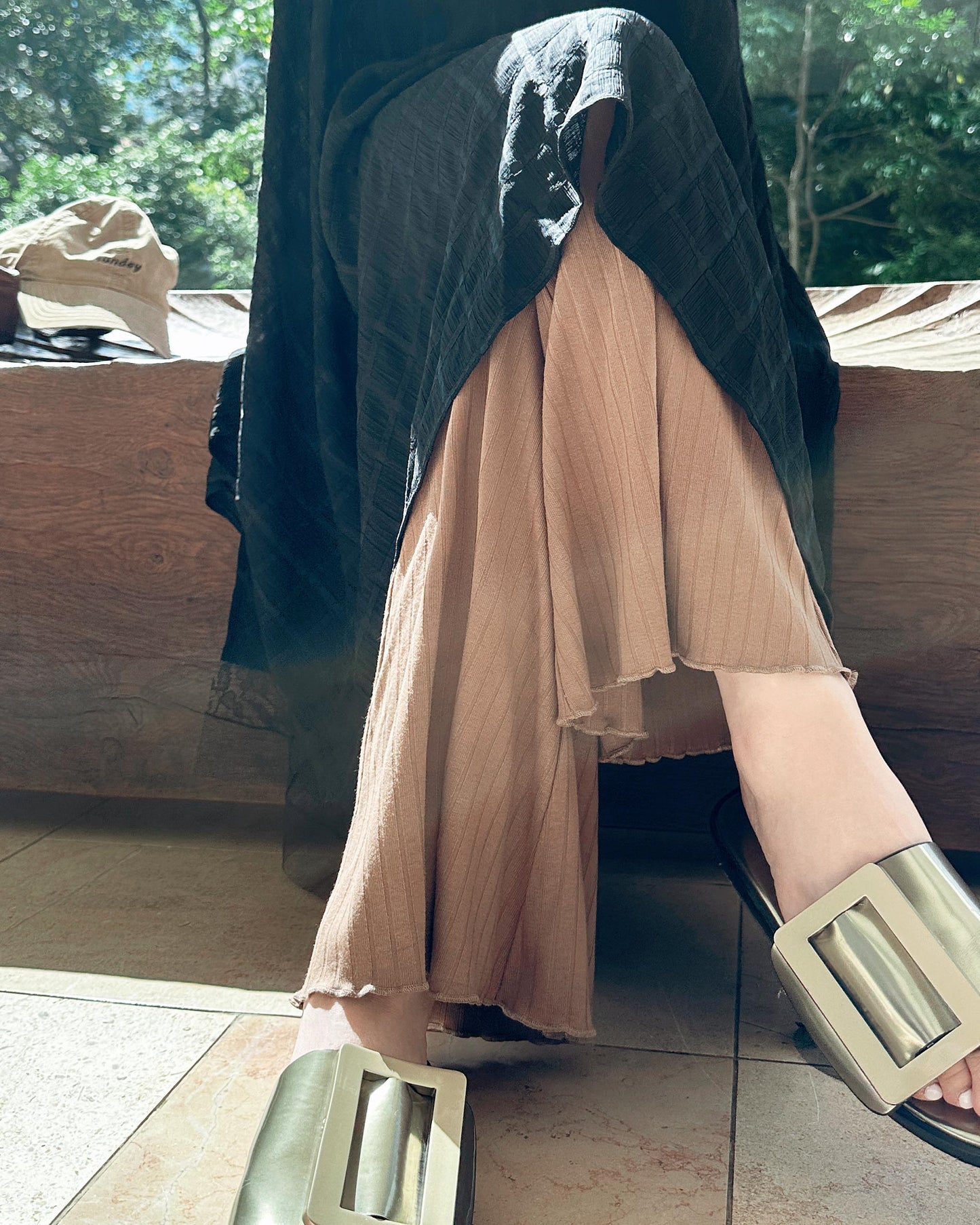 aalis DENIA SS25 ruffle hem pants (Camel)