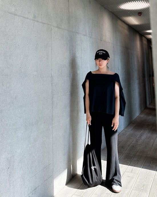 aalis RENI off shoulder knit cape top (Navy)