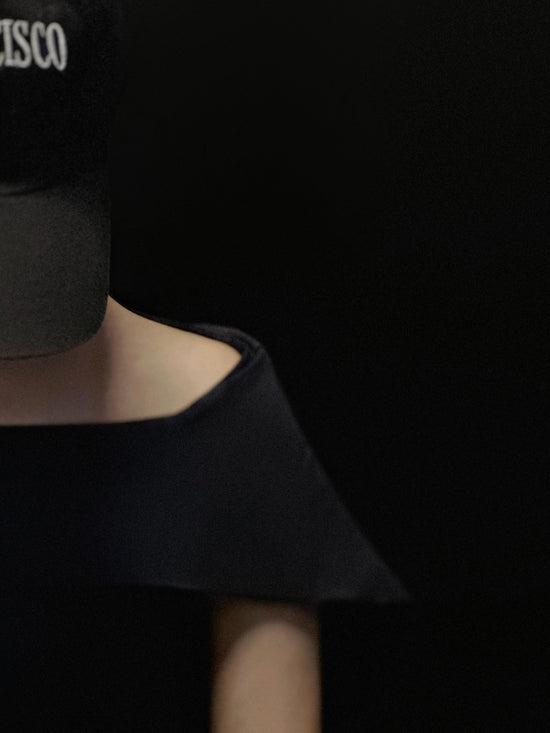 aalis RENI off shoulder knit cape top (Navy)