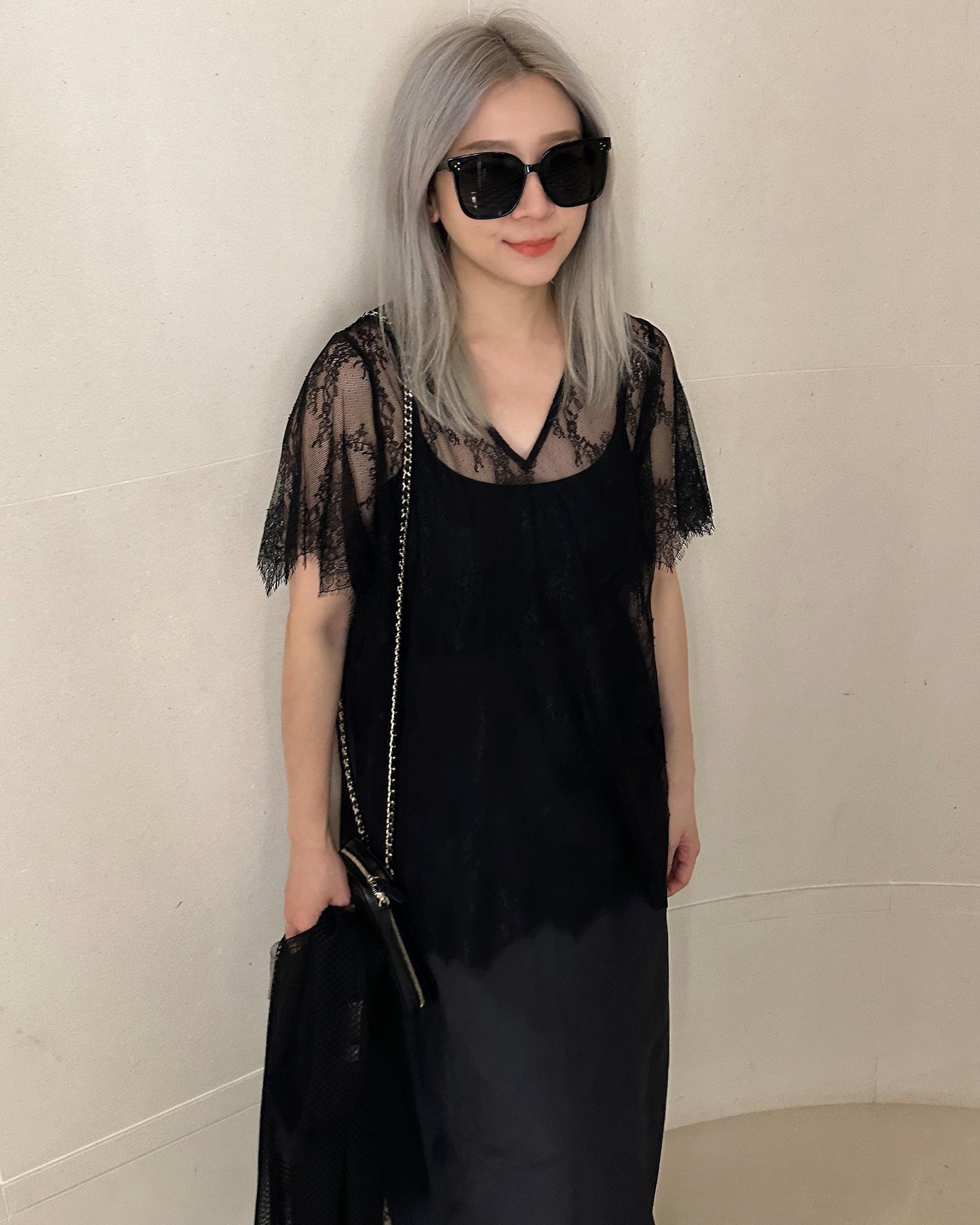 aalis AALIS 15 V neck lace tee (Black)