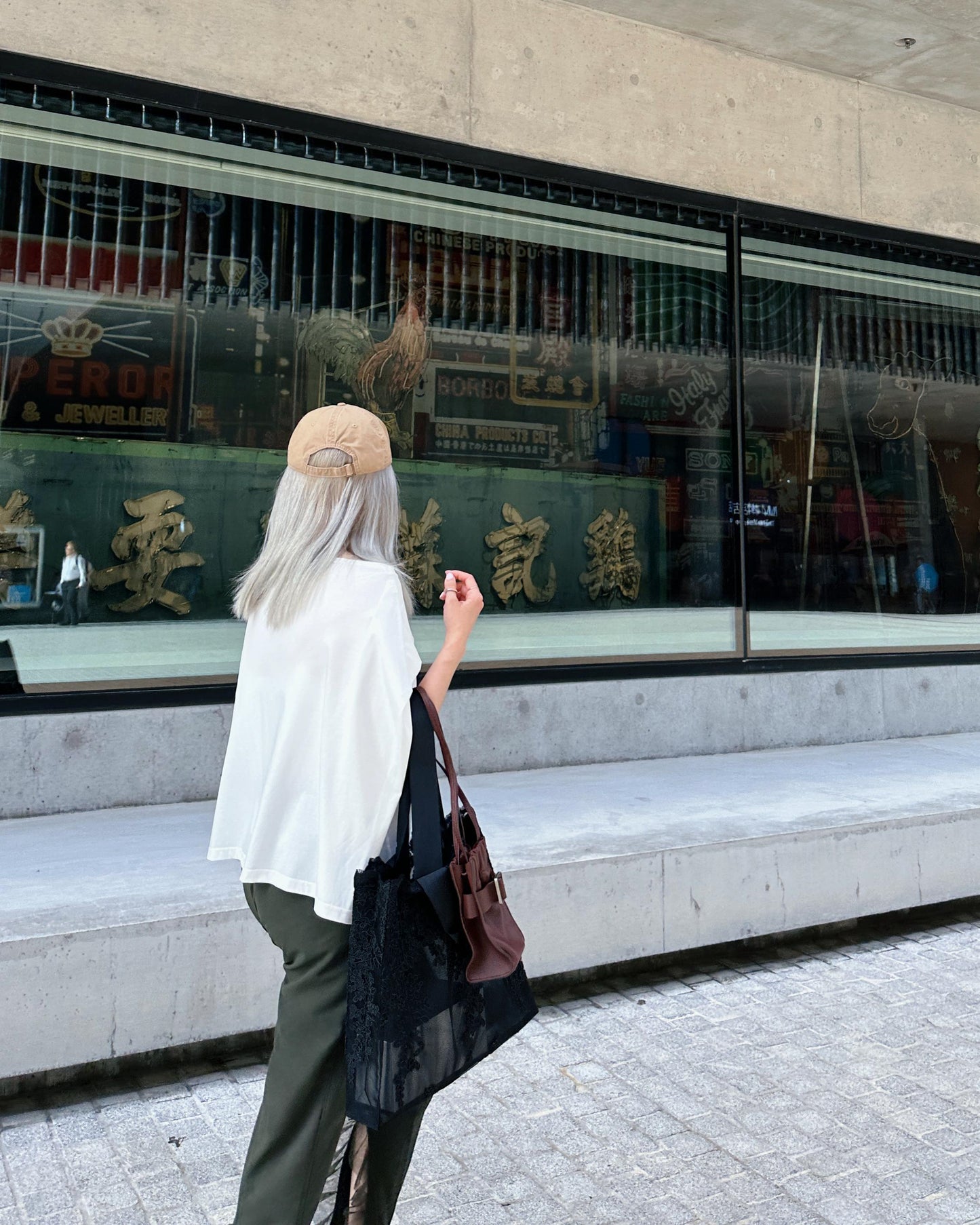 aalis RENI off shoulder knit cape top (White)