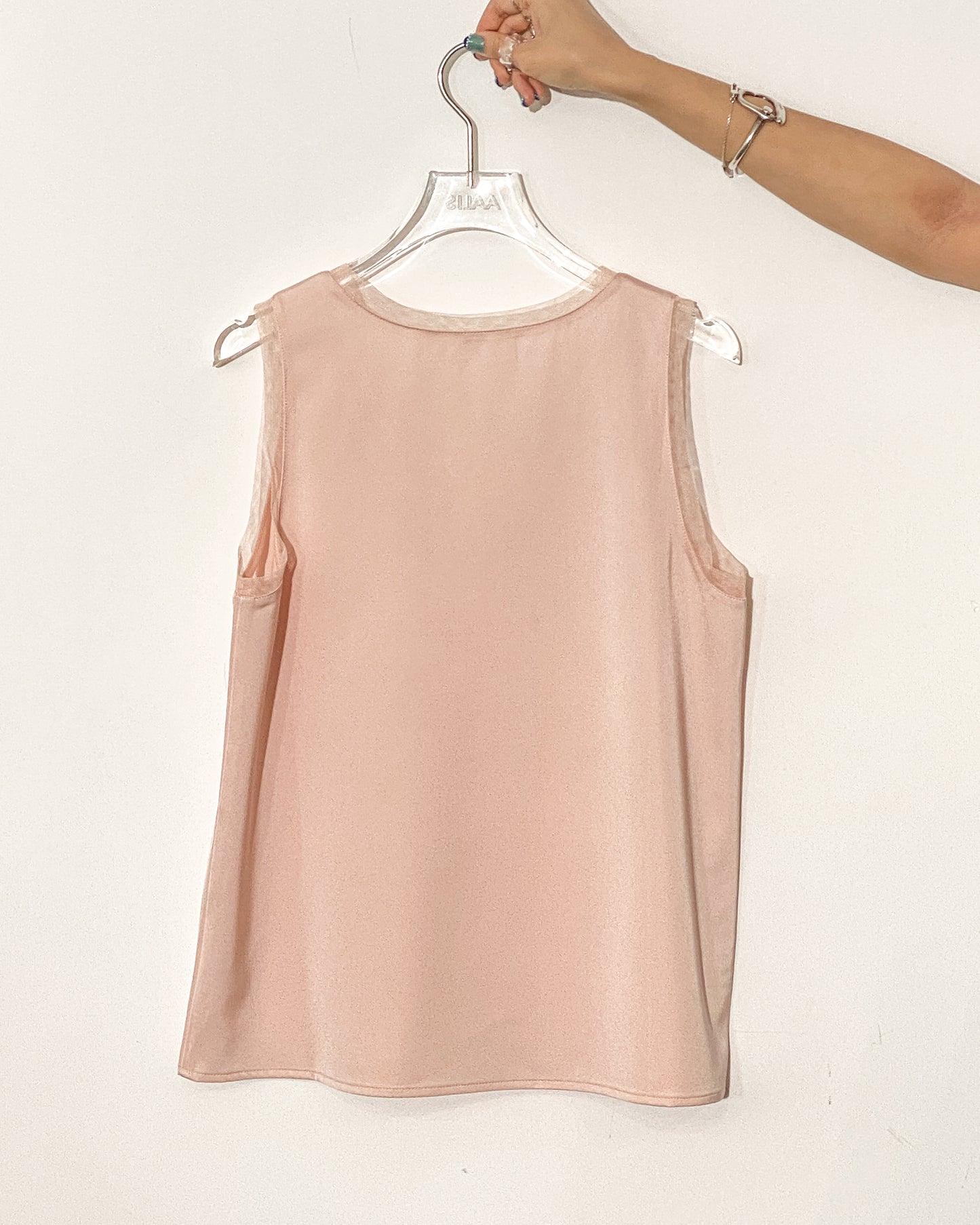 （预购）aalis IDO SS25 V领网眼修边背心（浅桃色）