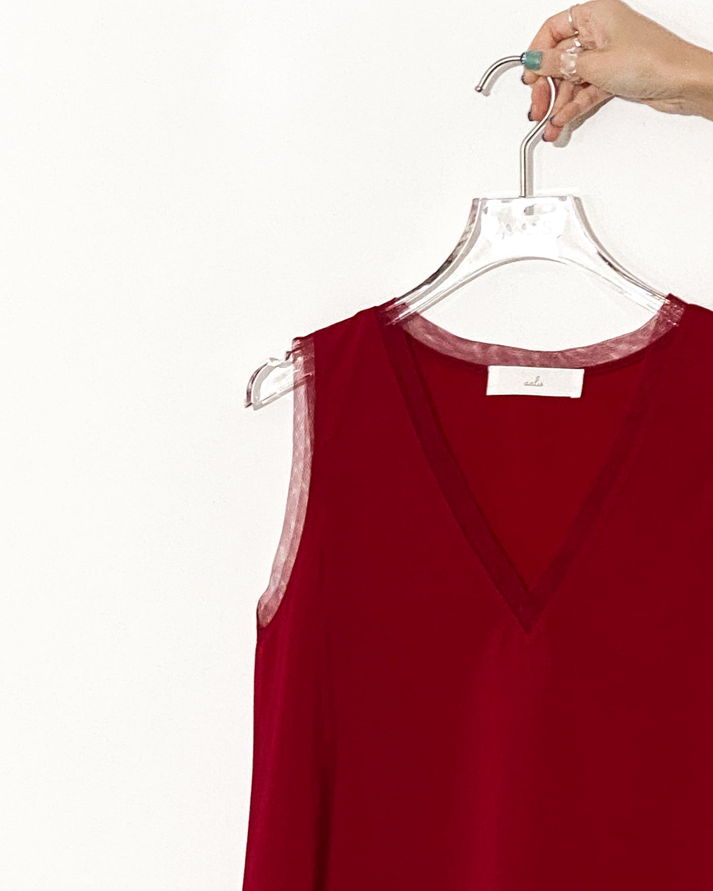 （预购）aalis IDO SS25 V领网眼修边背心（深红色）