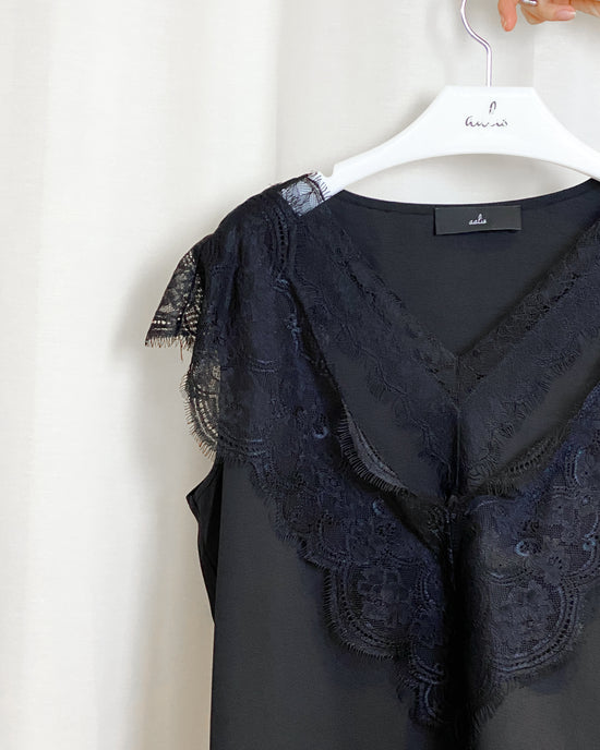 ONE OF A KIND - 1093