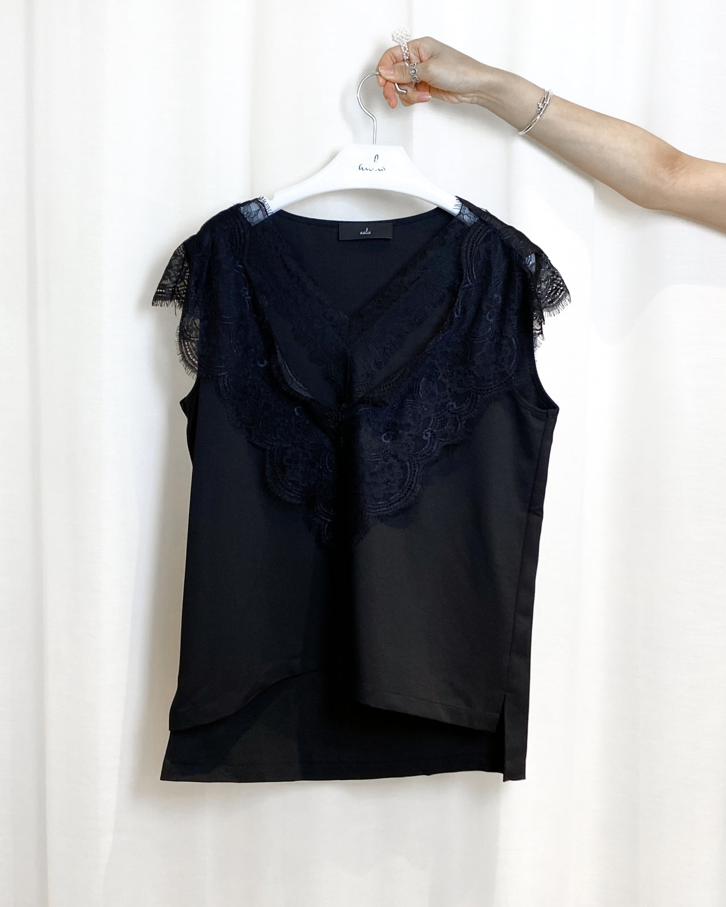 ONE OF A KIND - 1093