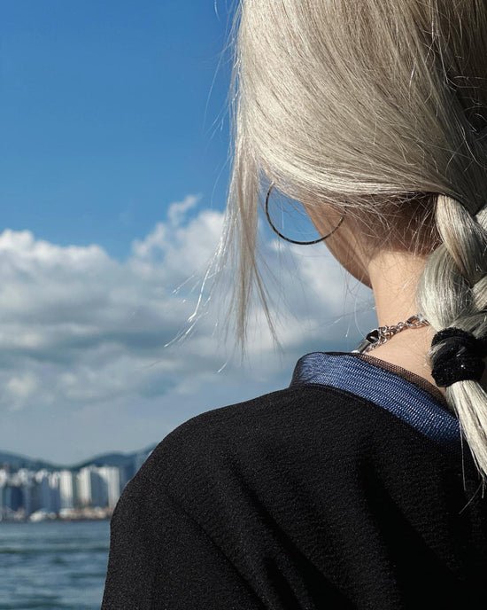 aalis KEMI mesh collar grosgrain ribbon tie on the back bias cut dress (Black)