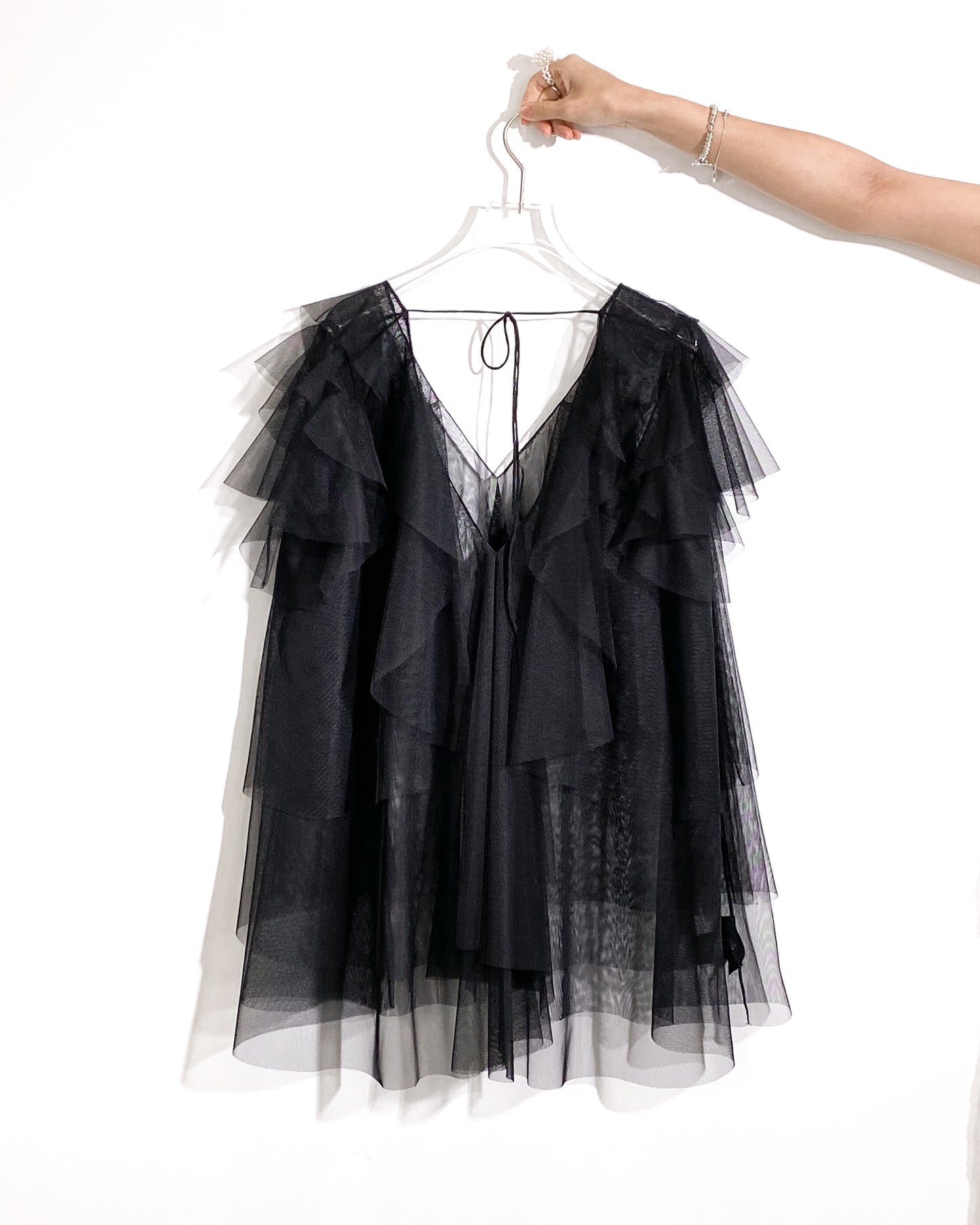 aalis OMARI Deep V frill mesh top (Black)