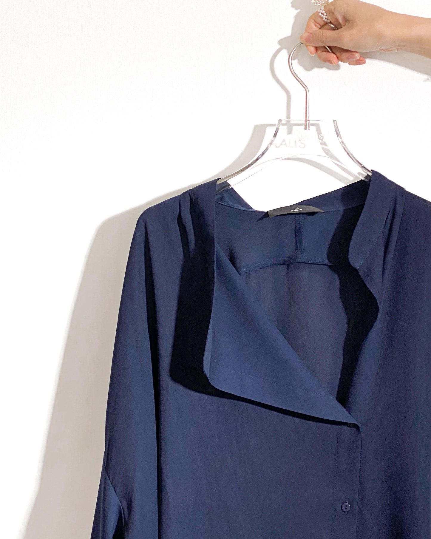 aalis BIRDY loose collar shirt (Navy)