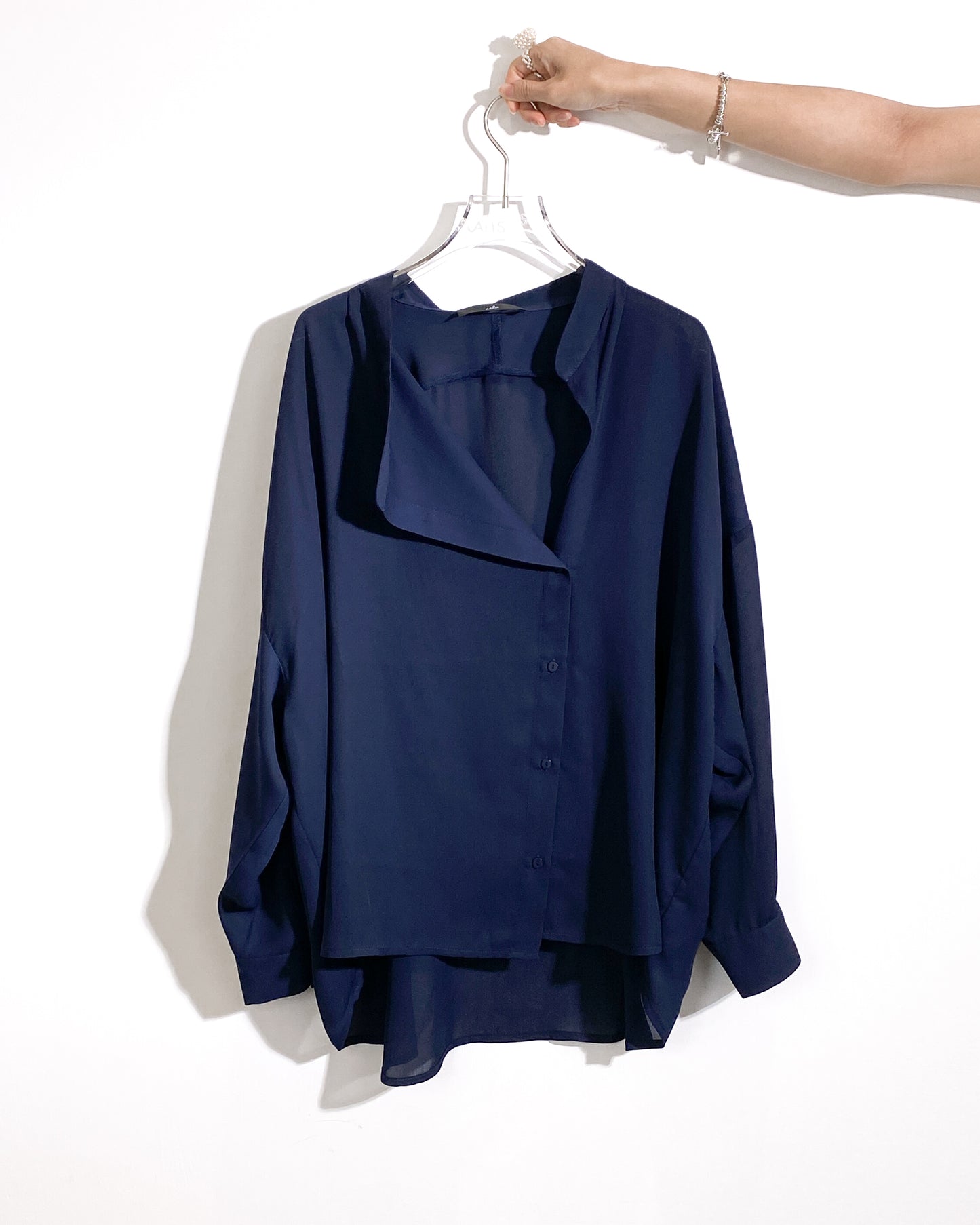 aalis BIRDY loose collar shirt (Navy)