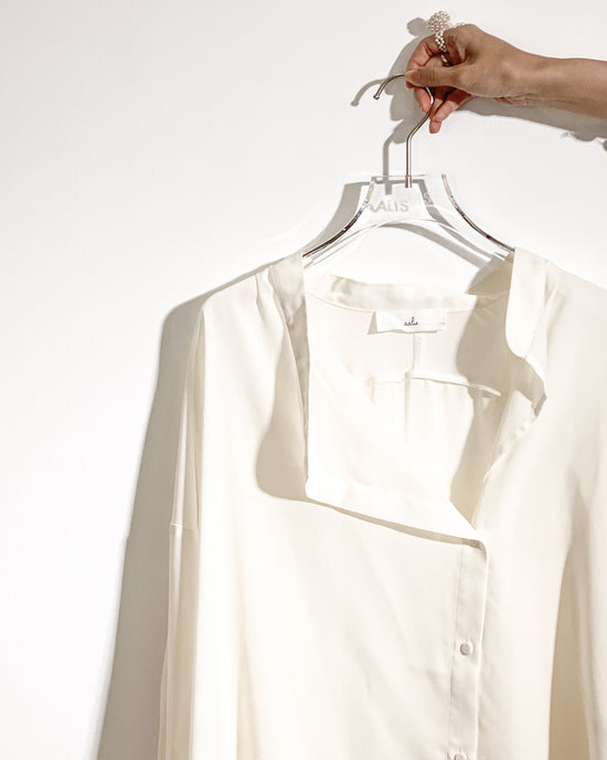 aalis BIRDY loose collar shirt (Ecru)