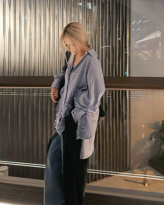 aalis PARRY FW25 ruffle U shape trimming shirt (Blue stripe)