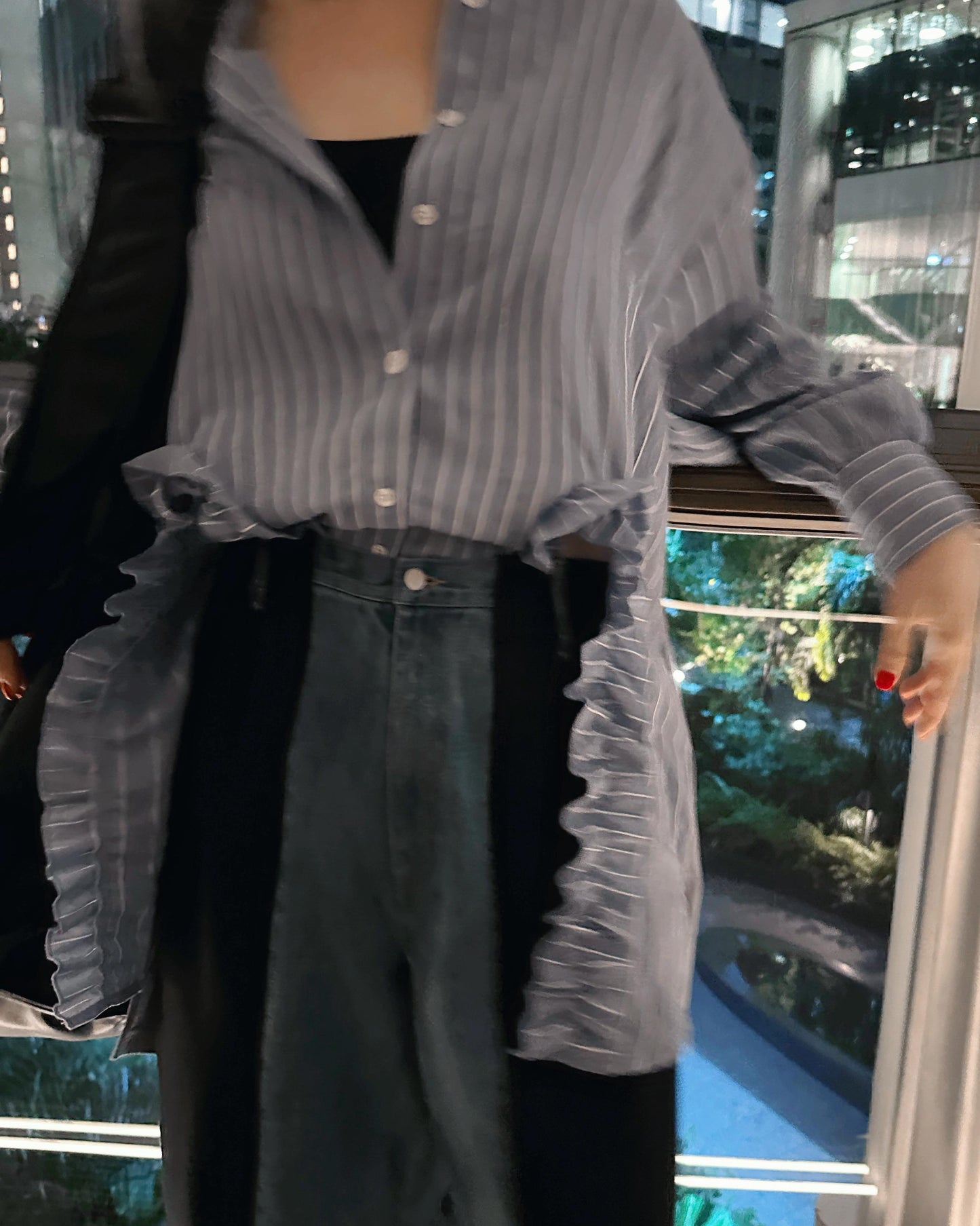 aalis PARRY FW25 ruffle U shape trimming shirt (Blue stripe)