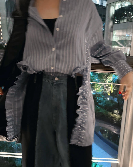 aalis PARRY FW25 ruffle U shape trimming shirt (Blue stripe)