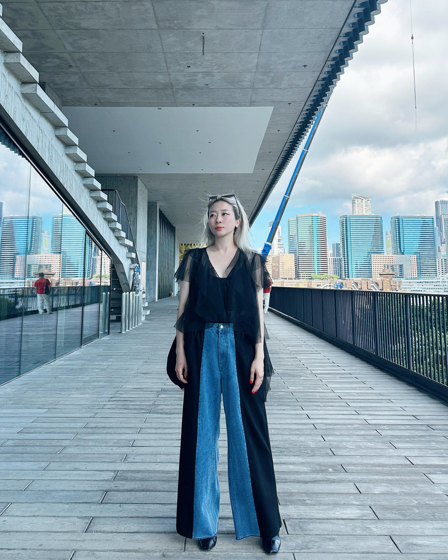 aalis OMARI Deep V frill mesh top (Black)