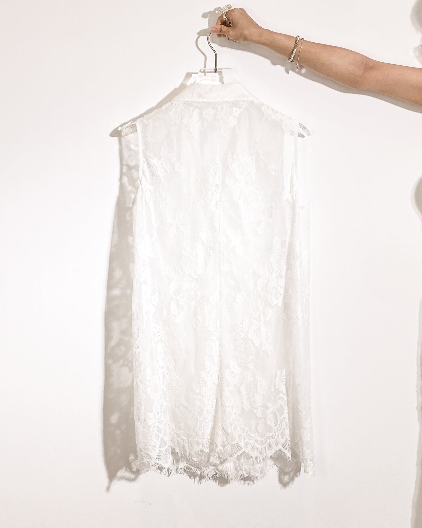 aalis JONELLE sleeveless lace trench (White)