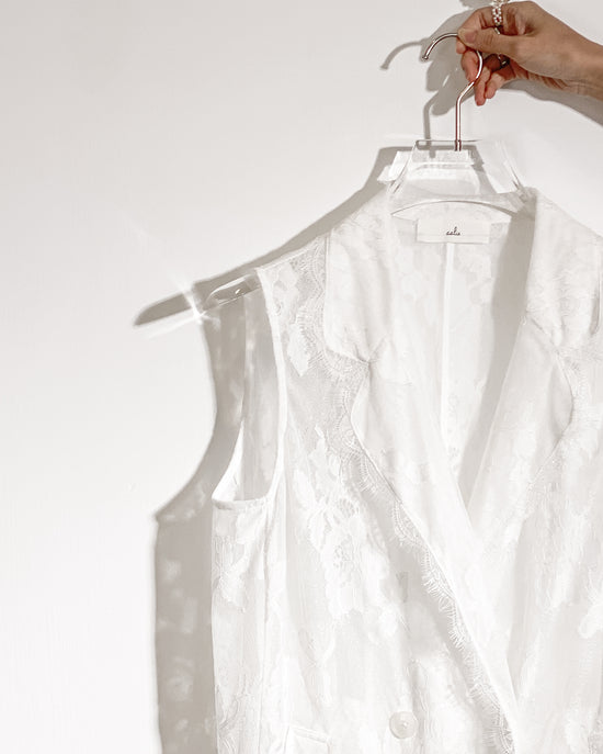 aalis JONELLE sleeveless lace trench (White)