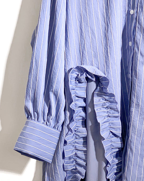 aalis PARRY FW25 ruffle U shape trimming shirt (Blue stripe)