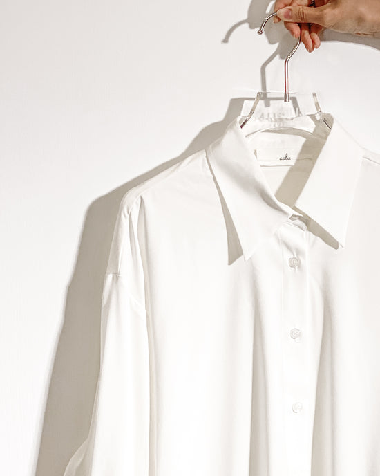 aalis PARRY FW25 ruffle U shape trimming shirt (White)