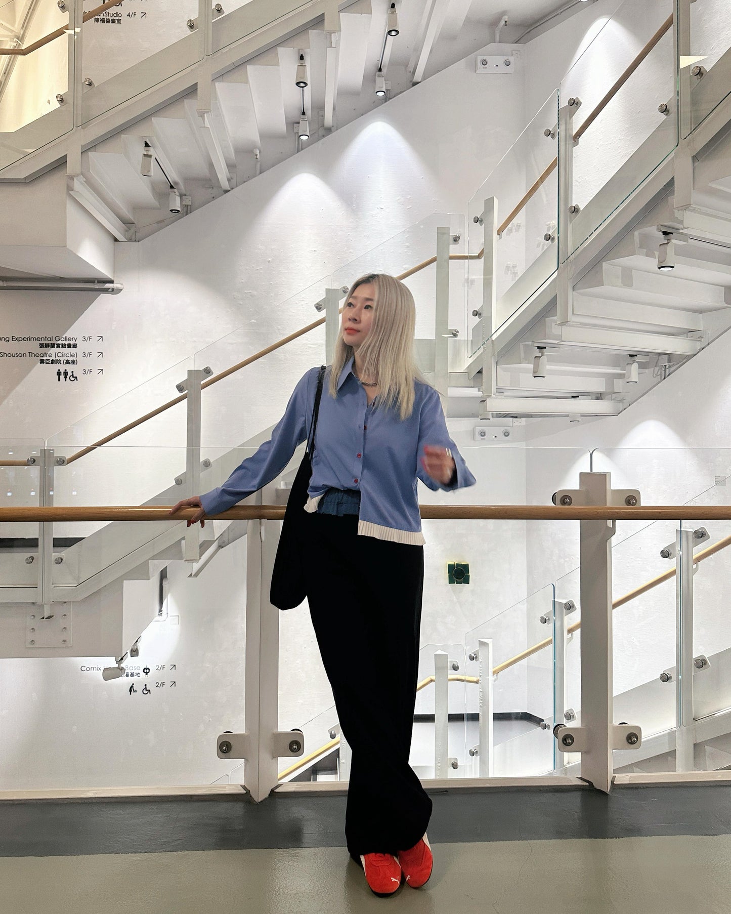 aalis PIEN pleated hem shirt (Blue)