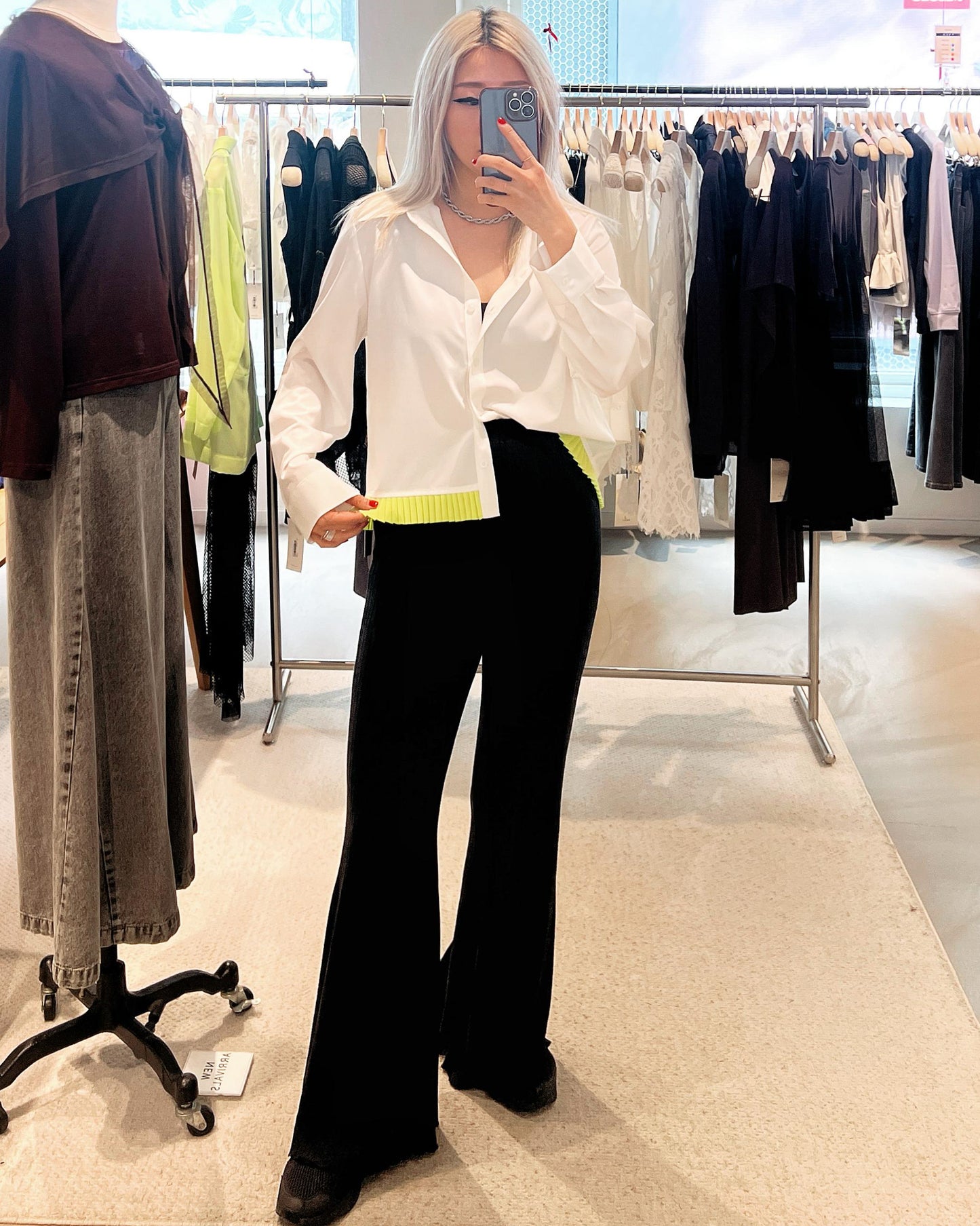 aalis PIEN pleated hem shirt (White)