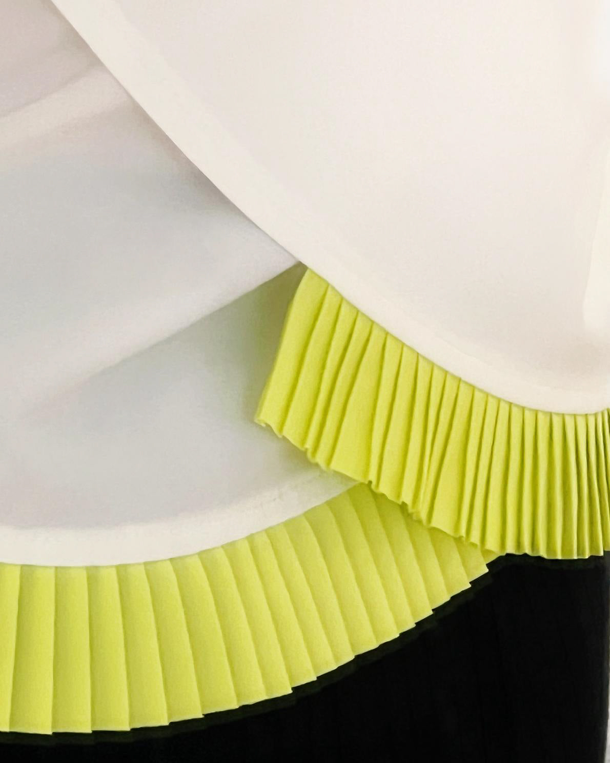 aalis PIEN pleated hem shirt (White)