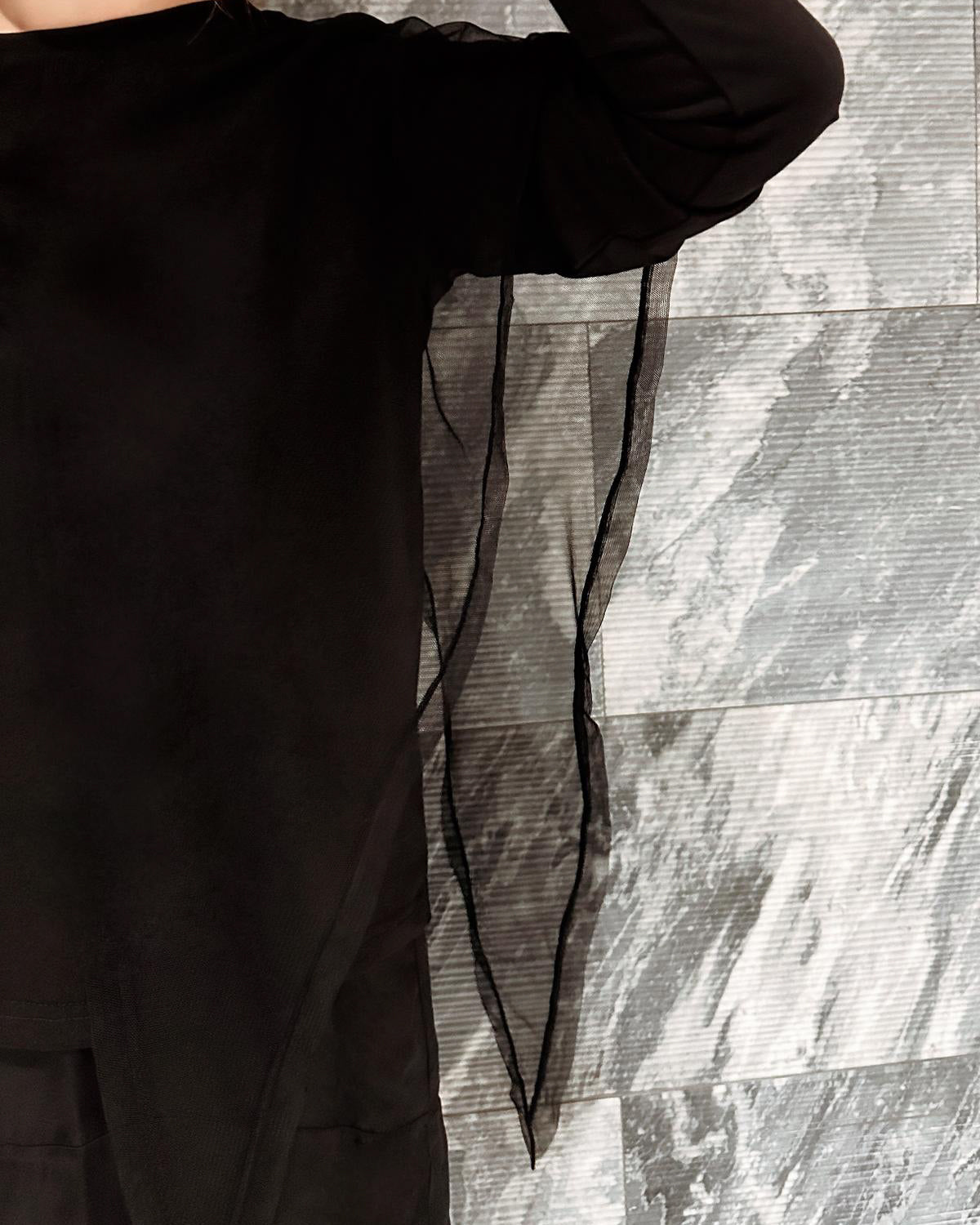 aalis NORAH mesh scarf L/S top (Black)