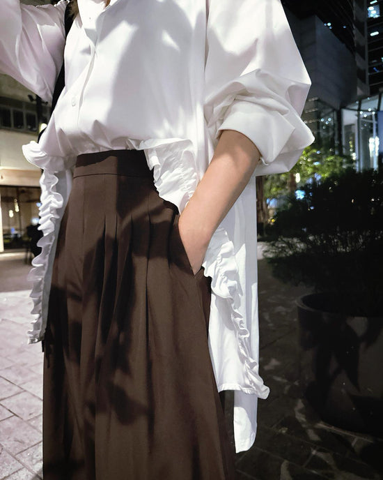 aalis PARRY FW25 ruffle U shape trimming shirt (White)