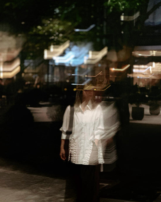 aalis PARRY FW25 ruffle U shape trimming shirt (White)