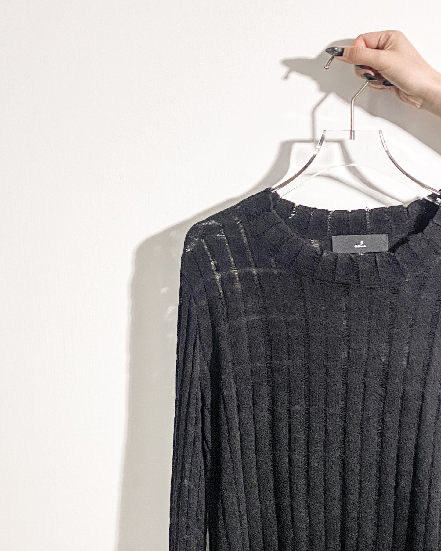 aalis NONA distressed loose fit knitwear (Black)