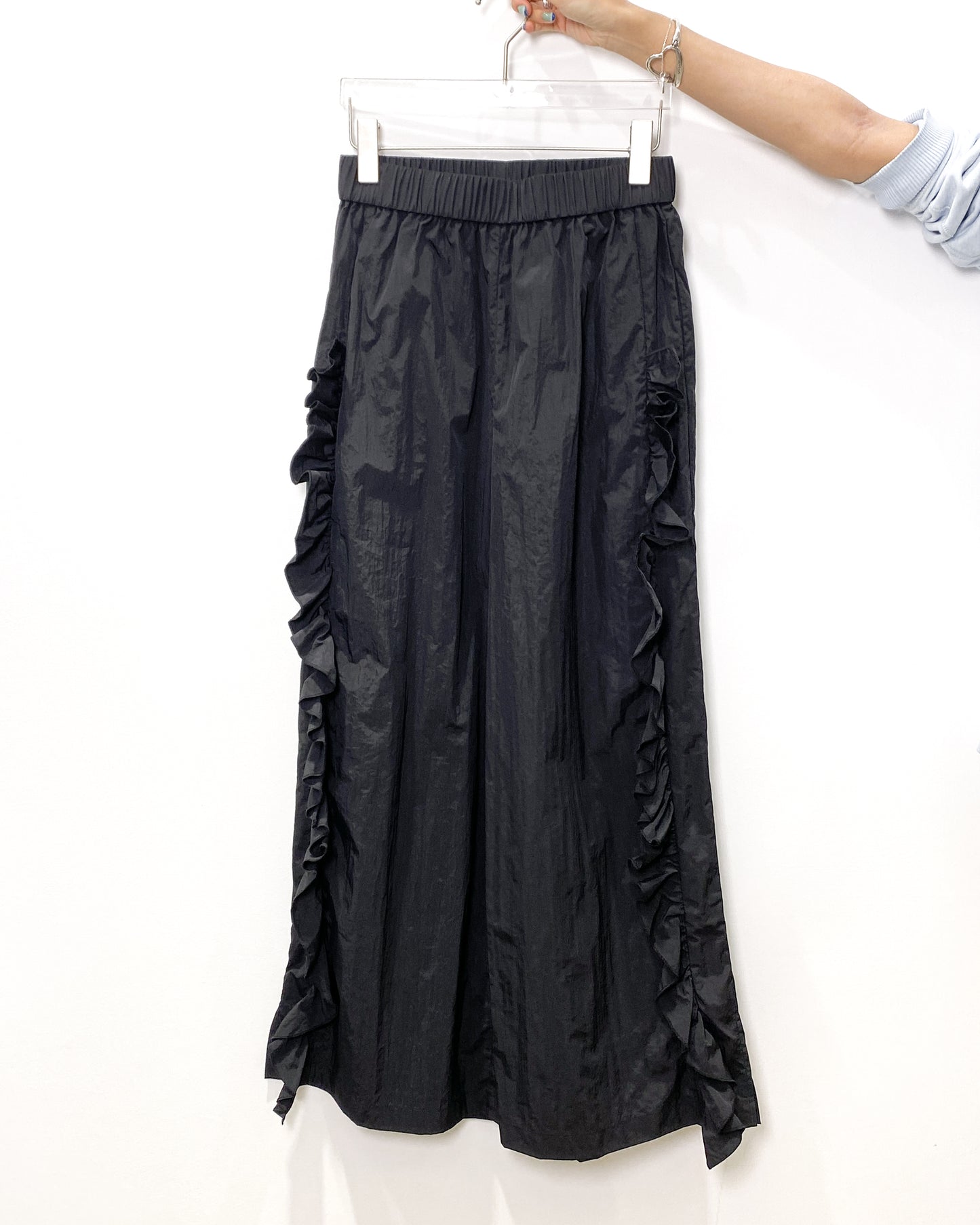 aalis TEIF two side ruffle details pants (Black)