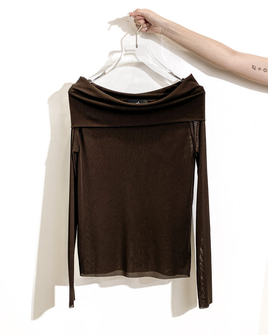aalis KASA FW25 off shoulder stretch mesh top (Brown)