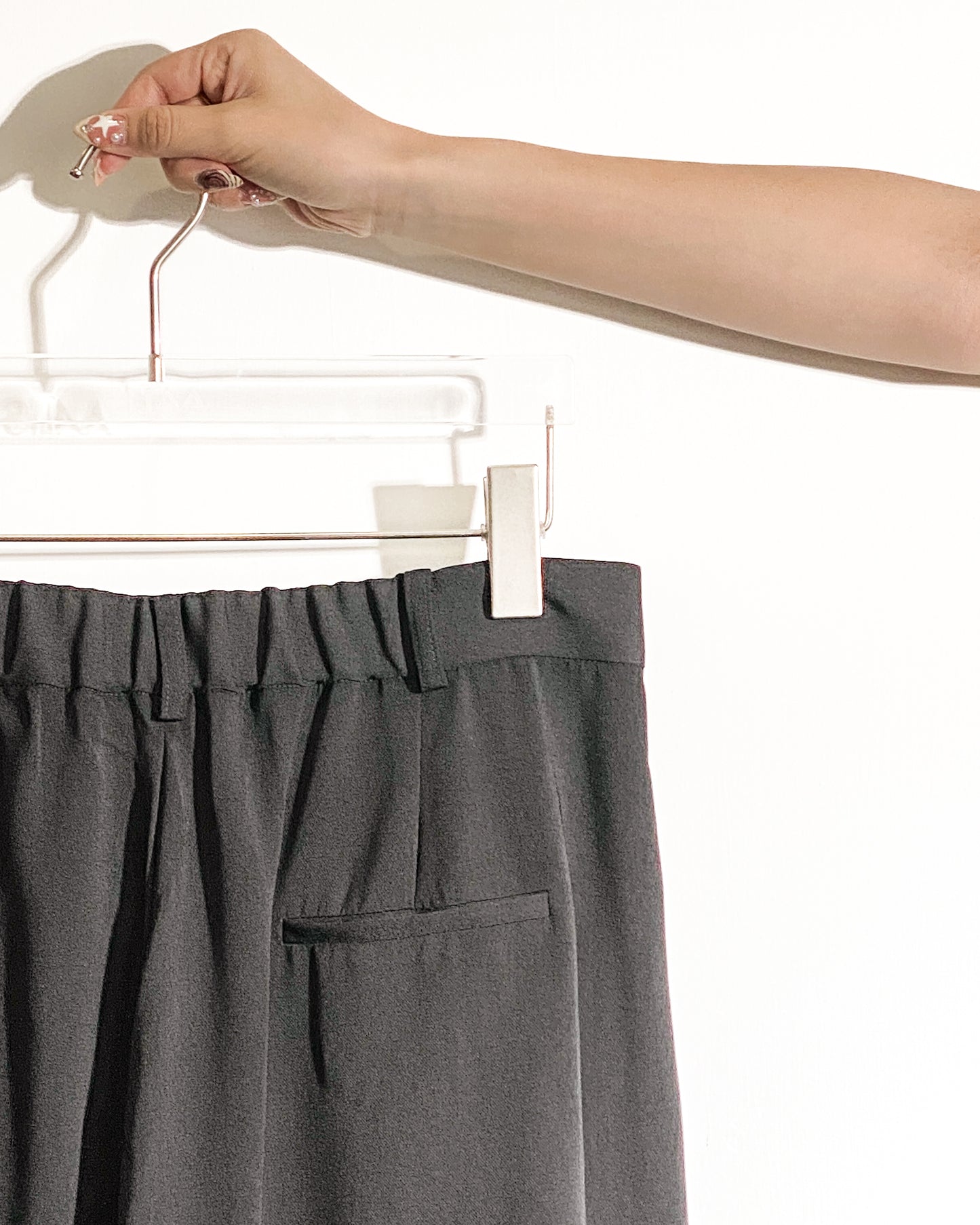 aalis BANKS knee length skorts (Black)