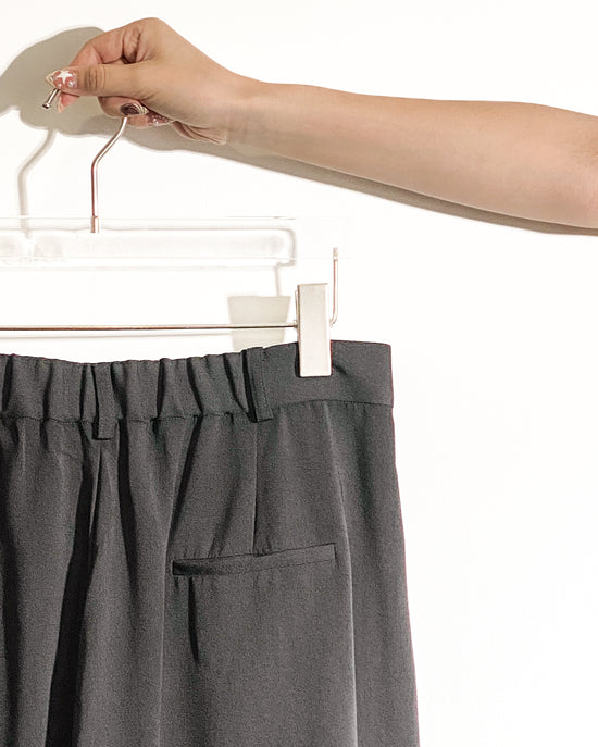 aalis BANKS knee length skorts (Black)