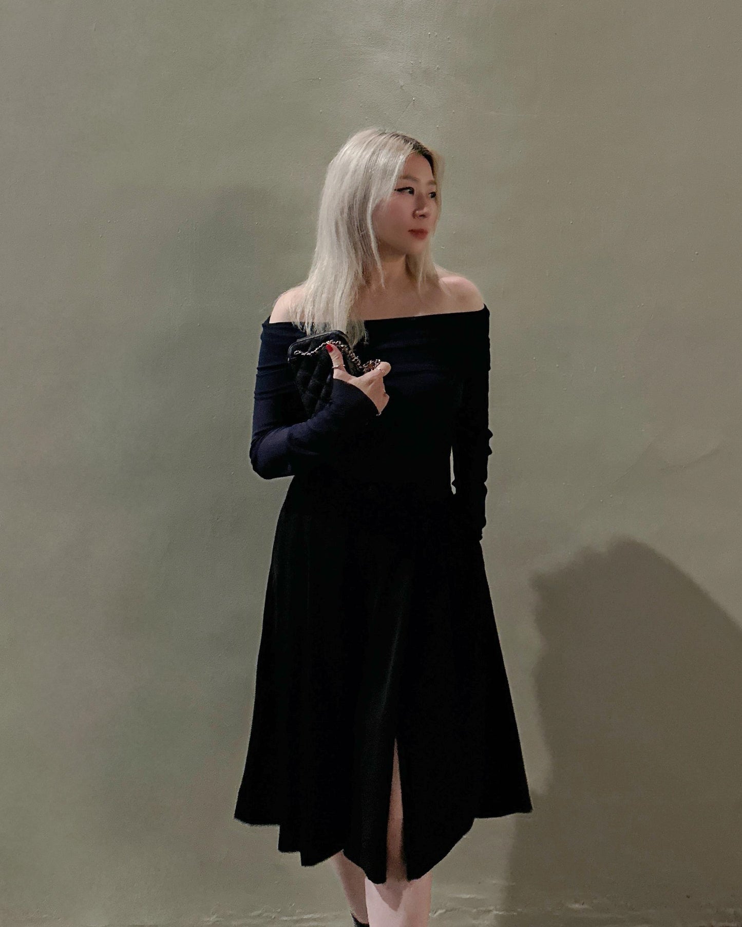 aalis KASA FW25 off shoulder stretch mesh top (Navy)