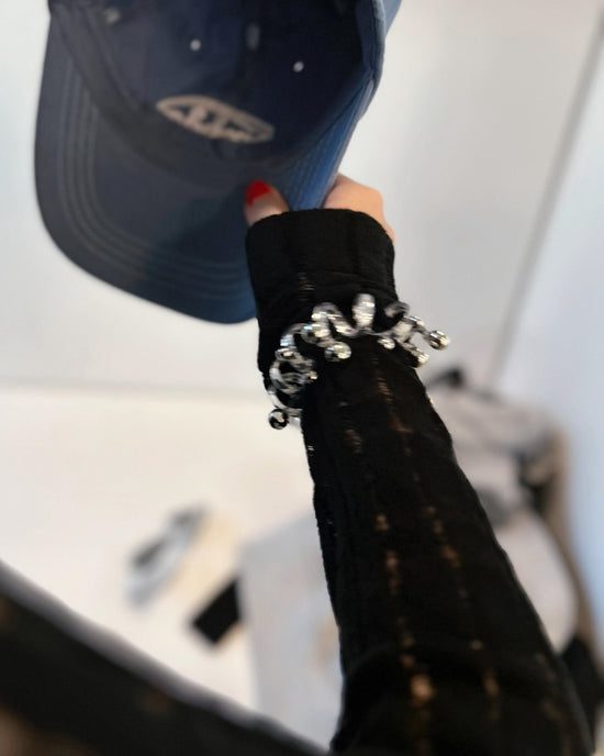 aalis NONA distressed loose fit knitwear (Black)