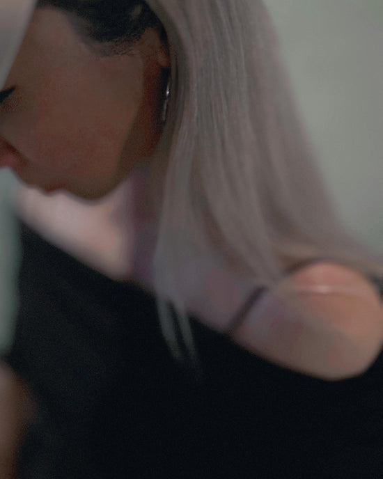 aalis KASA FW25 off shoulder stretch mesh top (Brown)