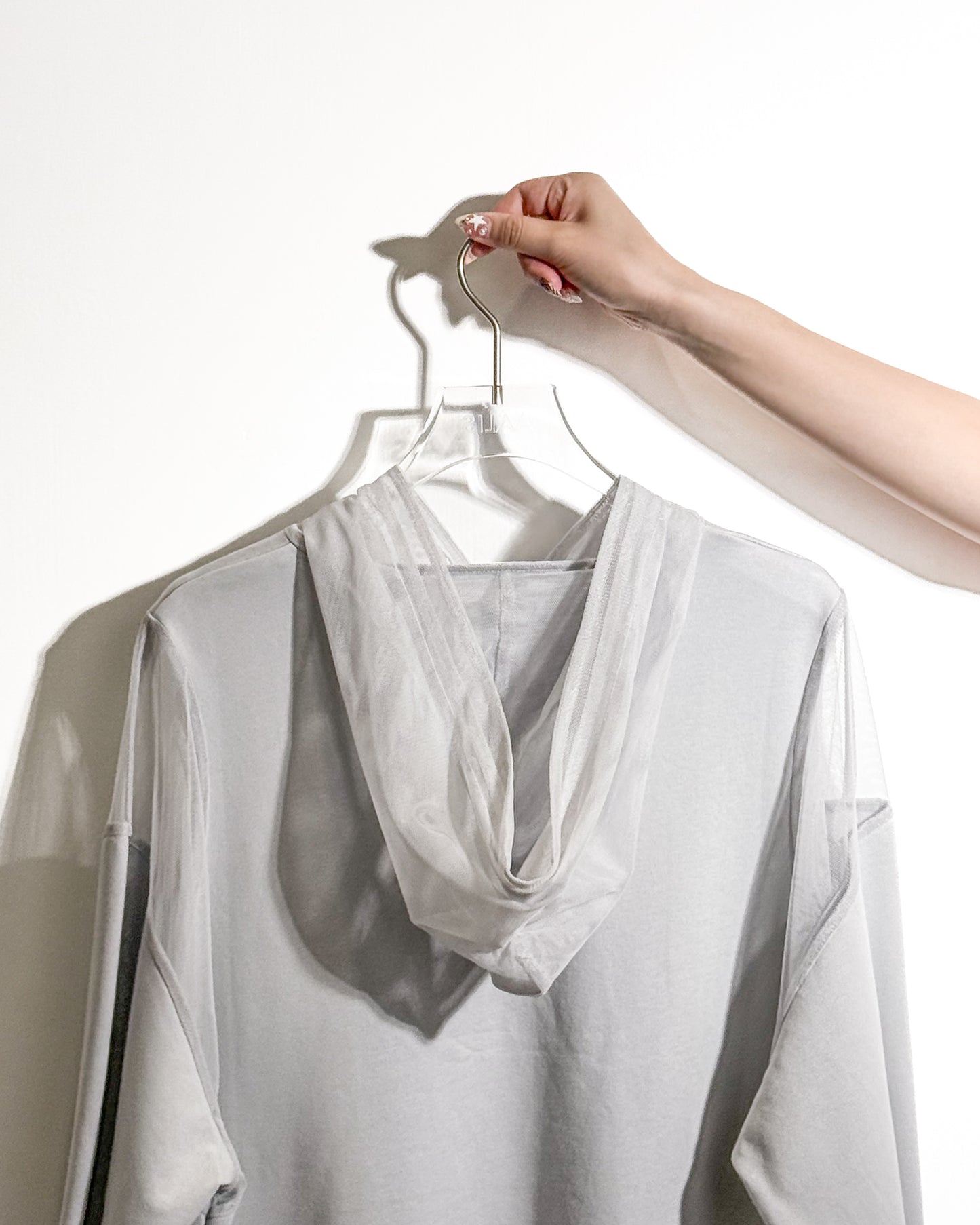 aalis ELIO cold shoulder pleated mesh ruffle hoodie (Light grey)