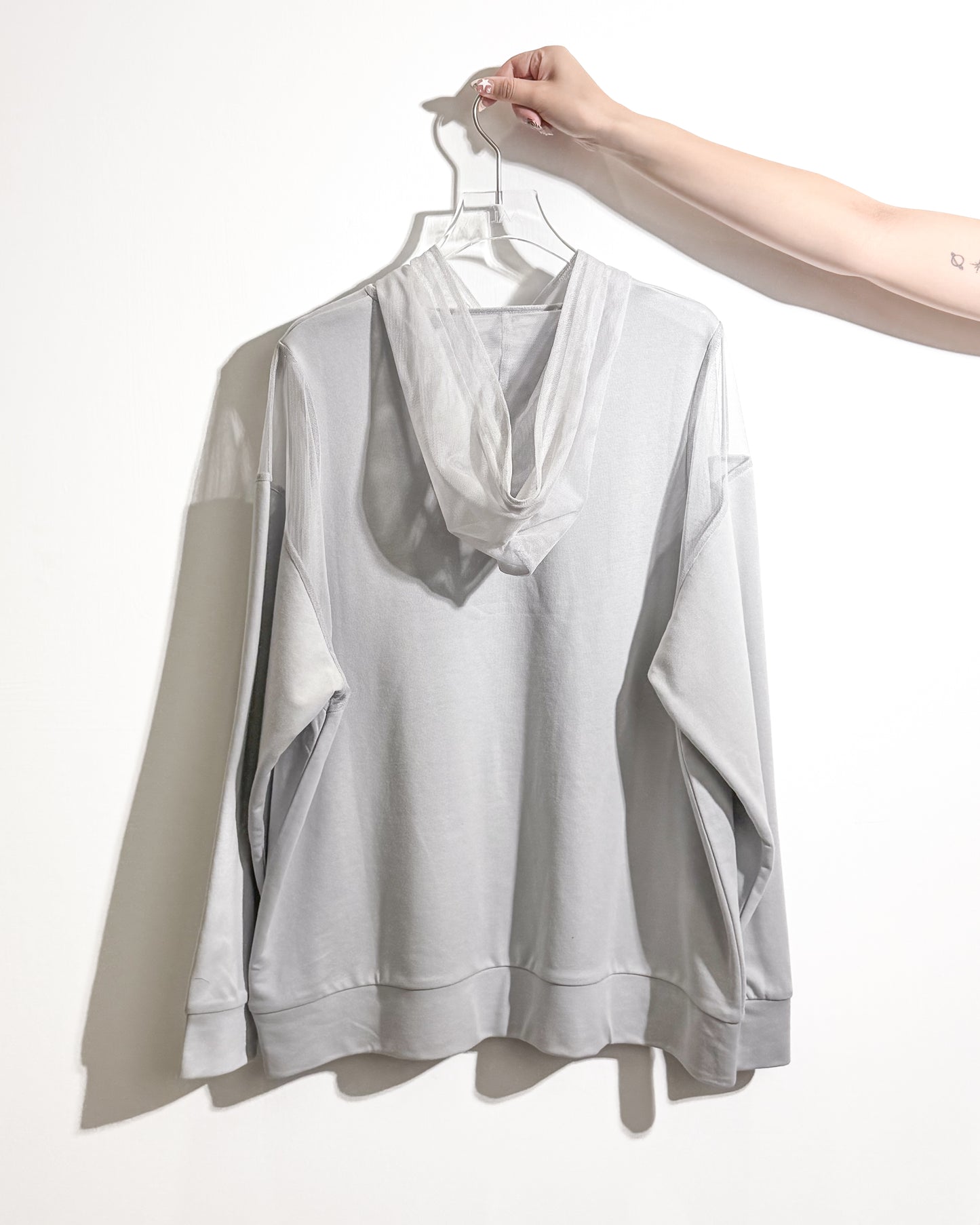 aalis ELIO cold shoulder pleated mesh ruffle hoodie (Light grey)