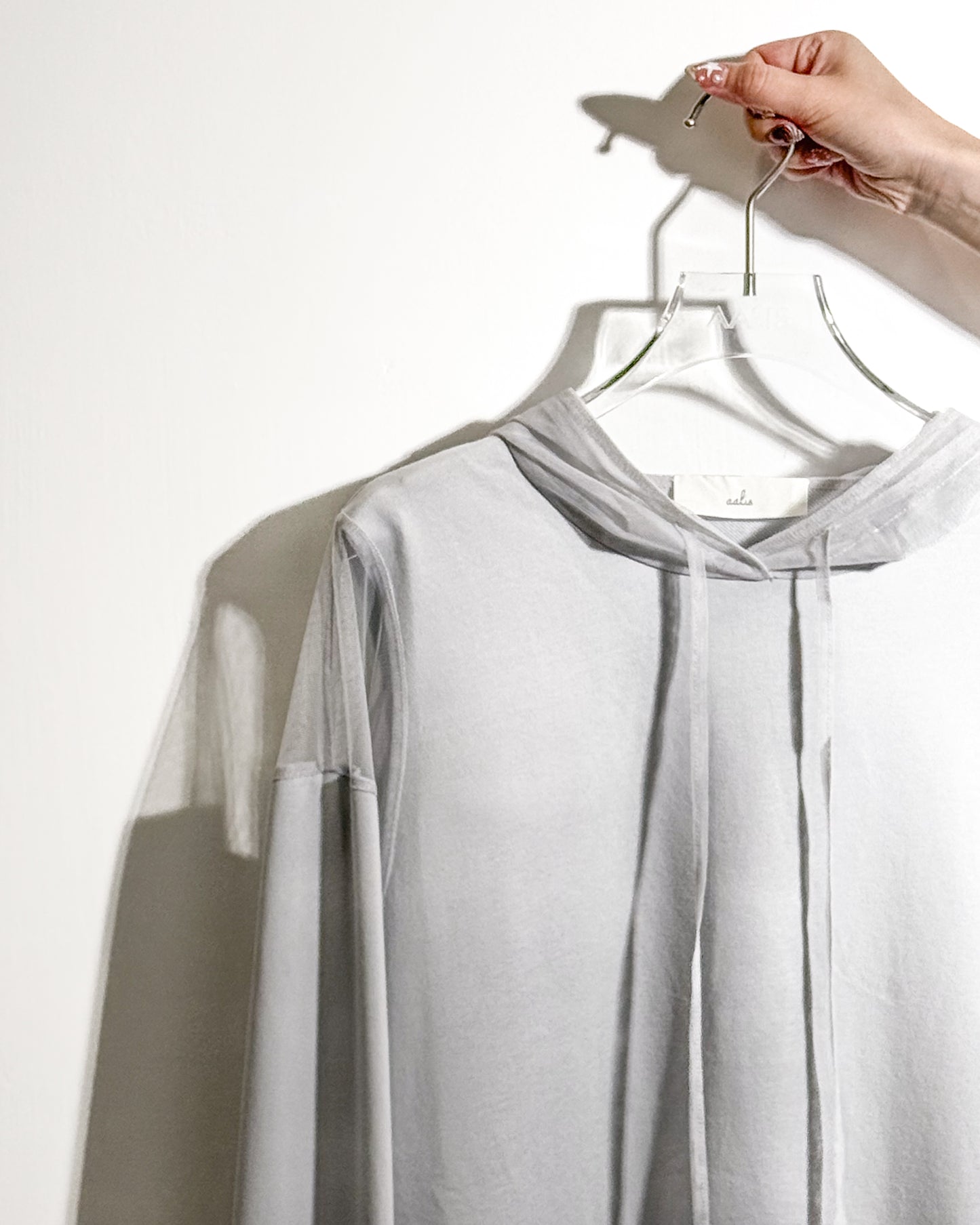 aalis ELIO cold shoulder pleated mesh ruffle hoodie (Light grey)